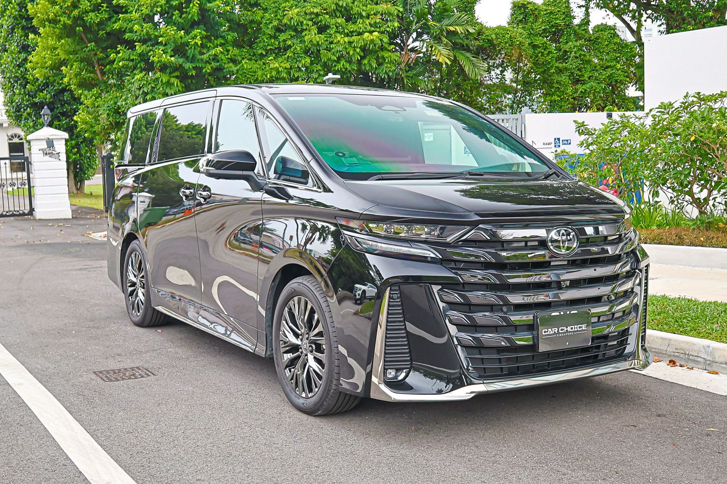 toyota-vellfire-hybrid-25a-z-premium-car-choice-singapore