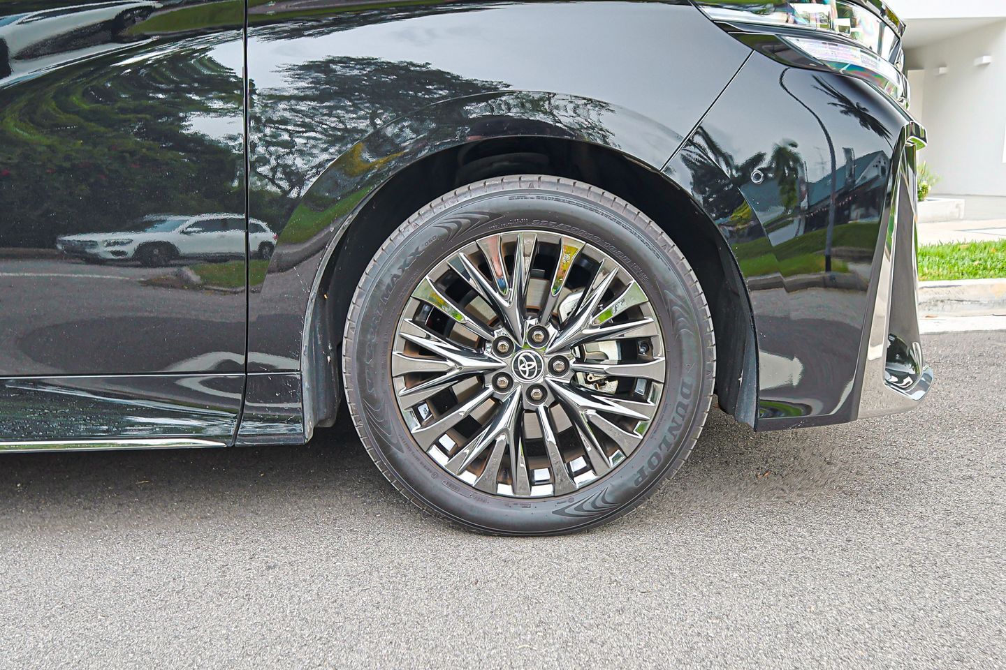 toyota-vellfire-hybrid-25a-z-premium-car-choice-singapore