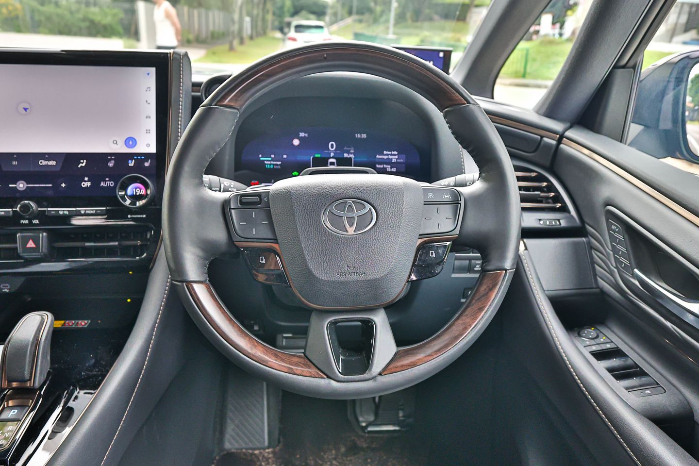 toyota-vellfire-hybrid-25a-z-premium-car-choice-singapore