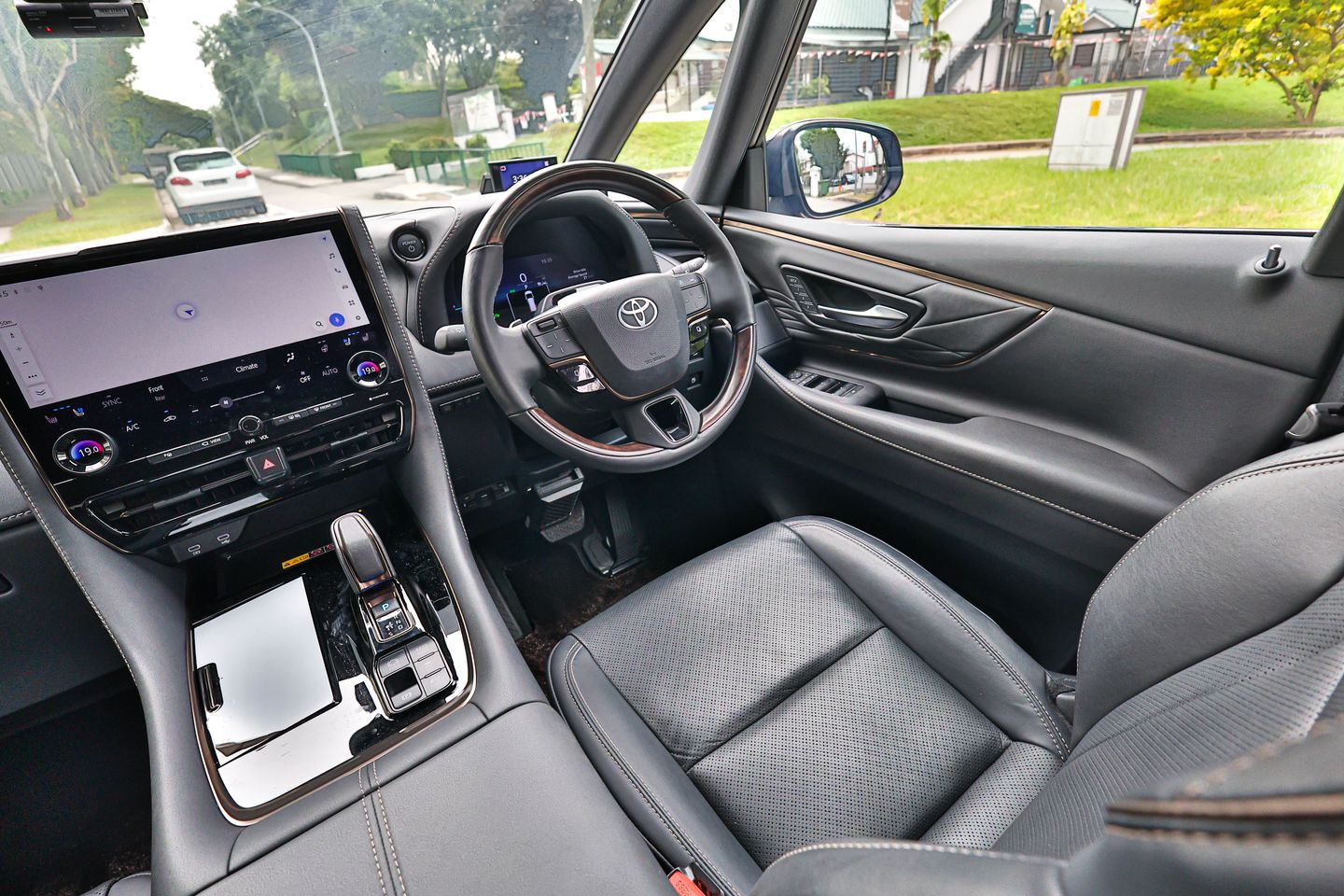 toyota-vellfire-hybrid-25a-z-premium-car-choice-singapore