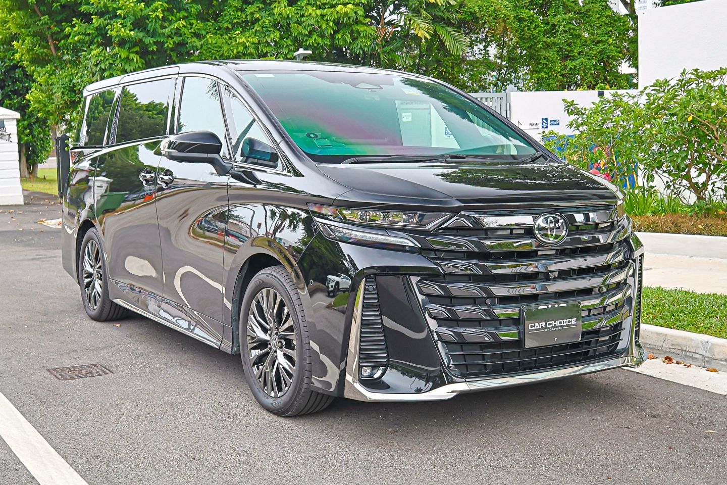 toyota-vellfire-hybrid-25a-z-premium-car-choice-singapore