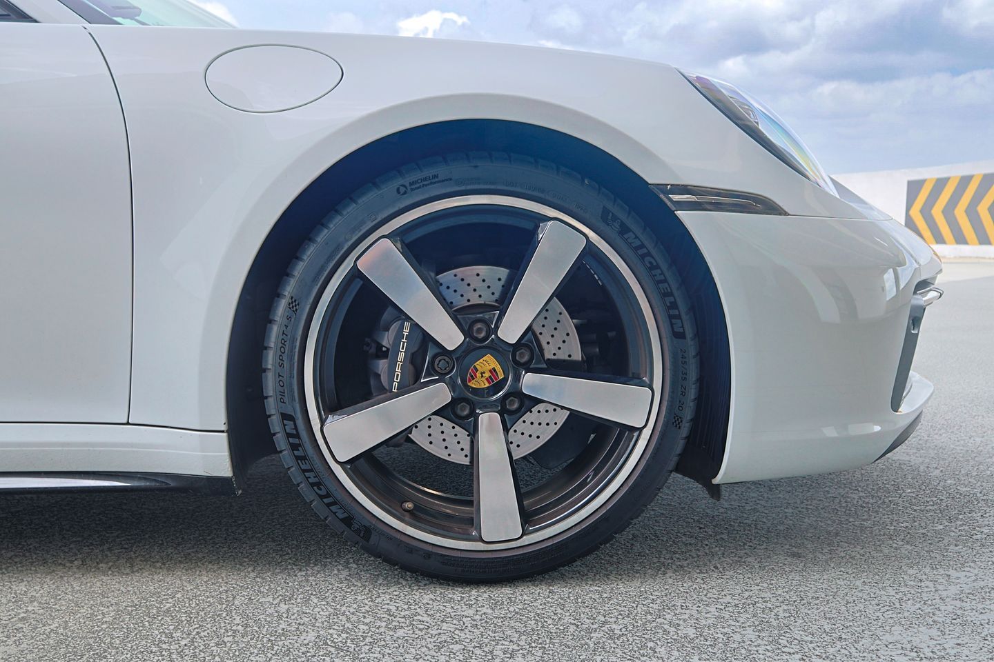 porsche-911-carrera-4-coupe-30a-pdk-car-choice-singapore