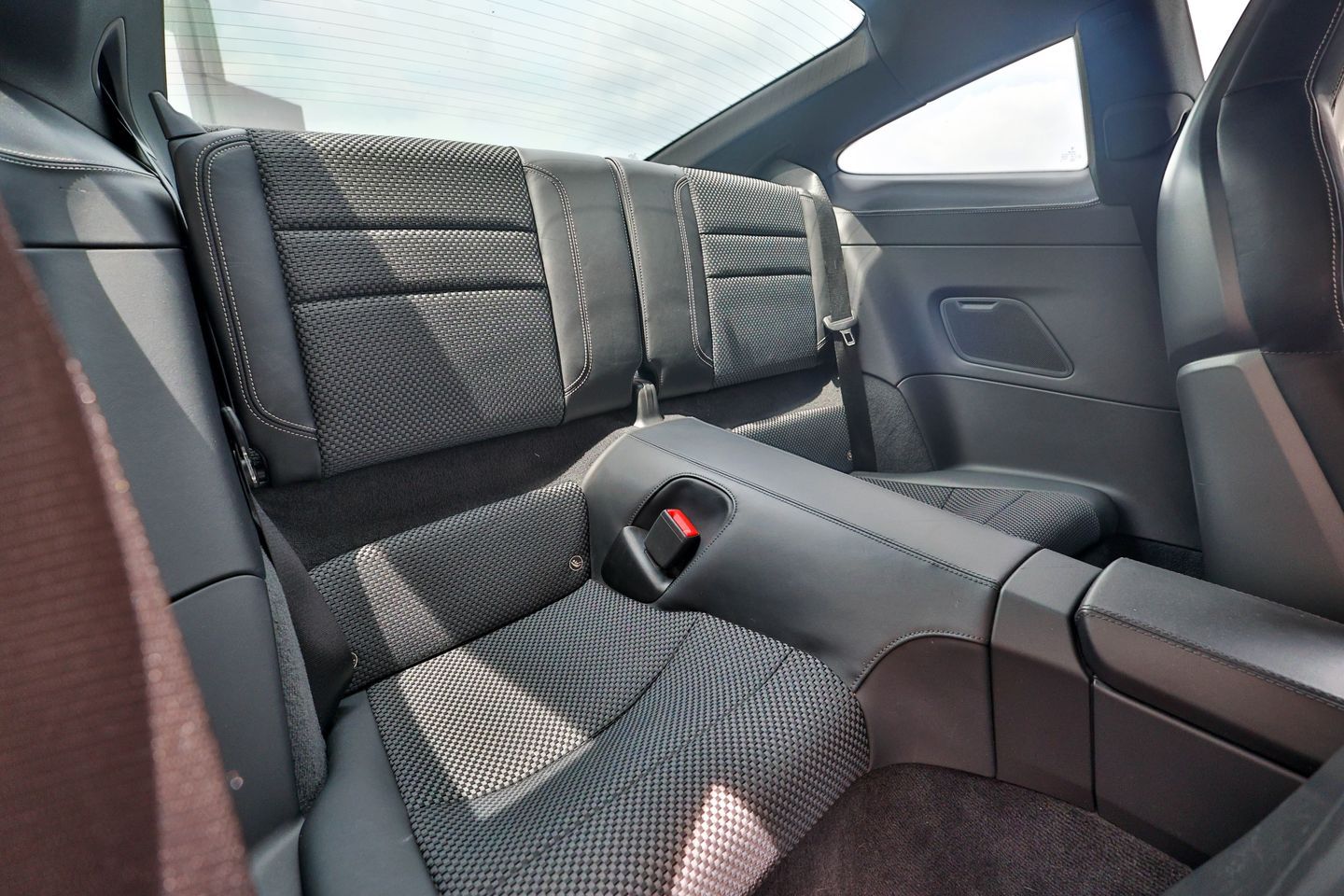 porsche-911-carrera-4-coupe-30a-pdk-car-choice-singapore