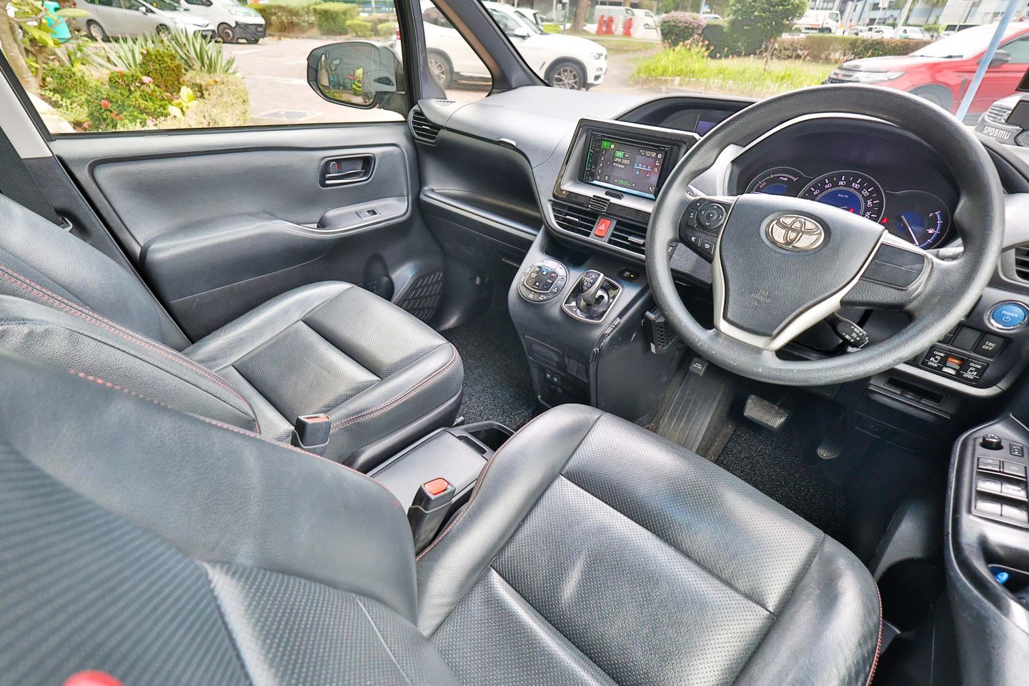 toyota-noah-hybrid-18a-x-car-choice-singapore