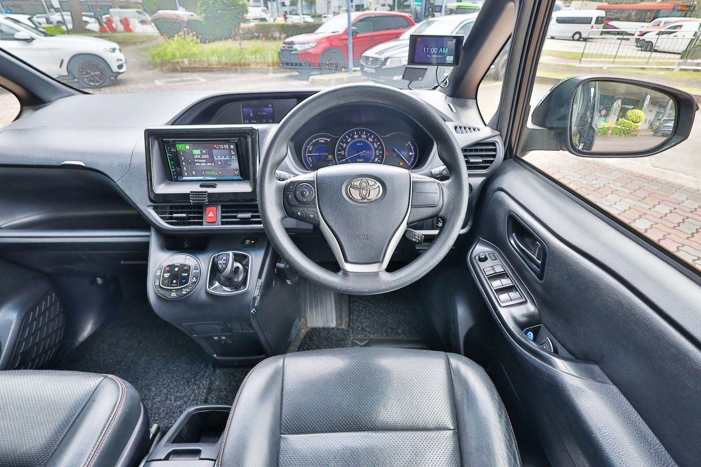 toyota-noah-hybrid-18a-x-car-choice-singapore