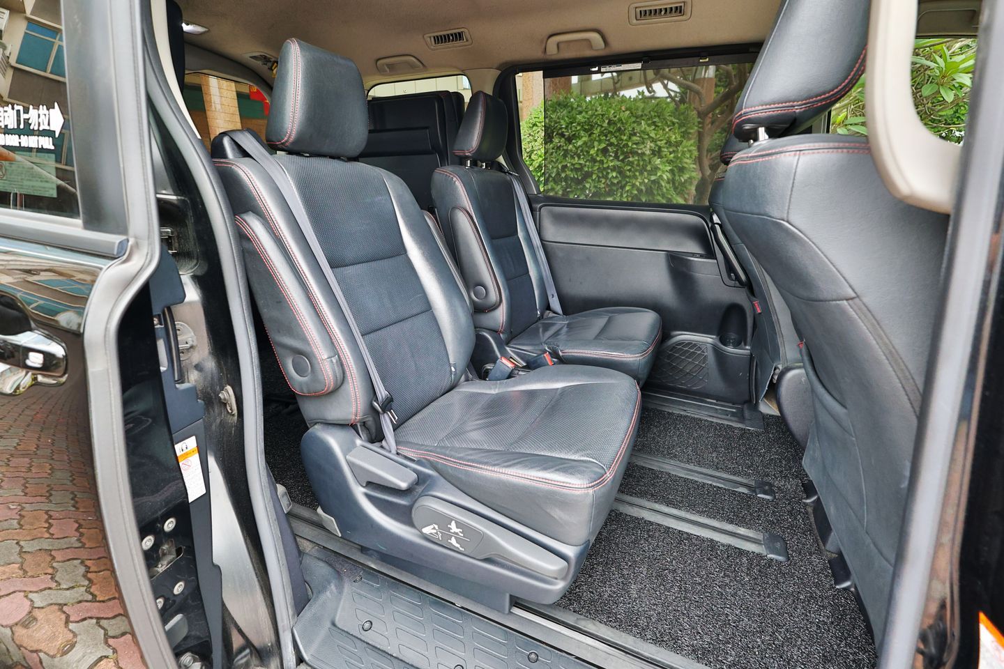 toyota-noah-hybrid-18a-x-car-choice-singapore