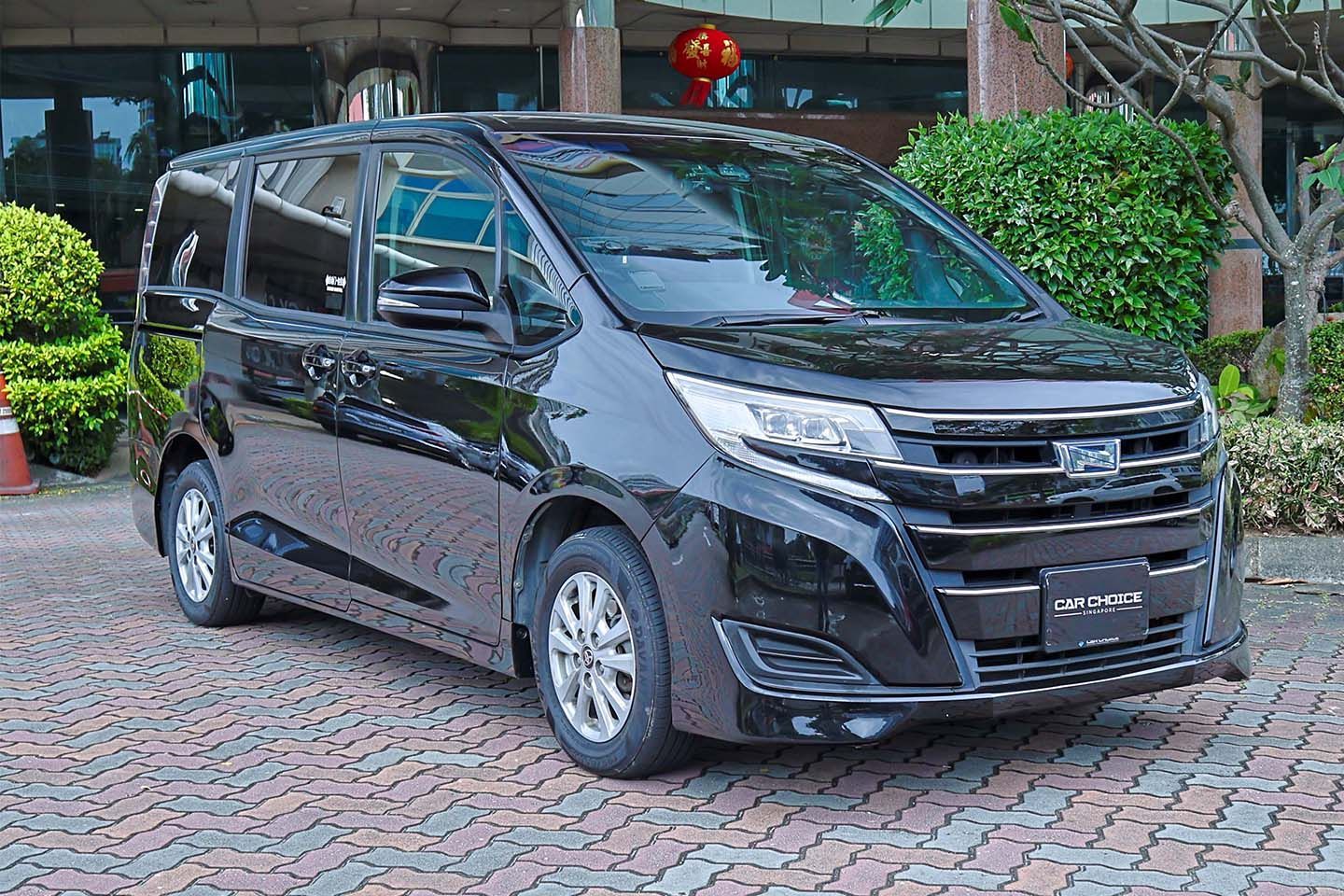 toyota-noah-hybrid-18a-x-car-choice-singapore