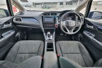 honda-shuttle-hybrid-15a-car-choice-singapore