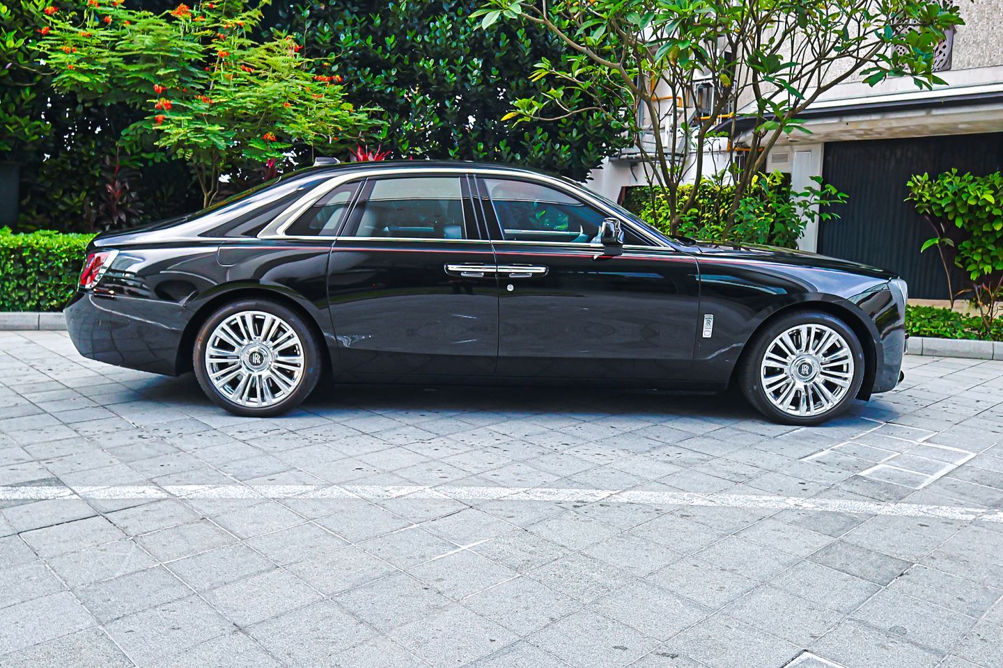 rolls-royce-ghost-car-choice-singapore