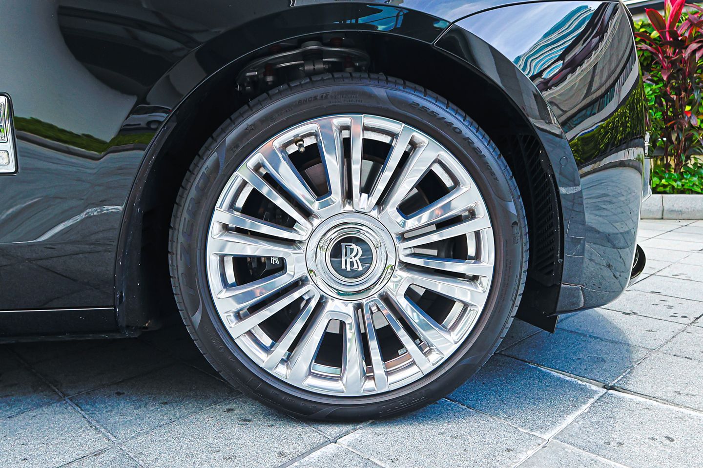 rolls-royce-ghost-car-choice-singapore