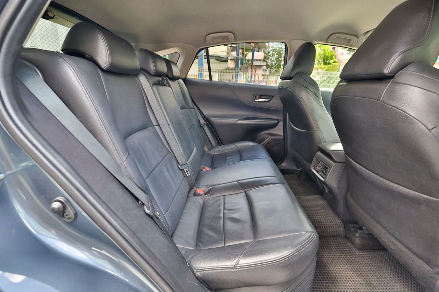 toyota-harrier-hybrid-25a-s-car-choice-singapore