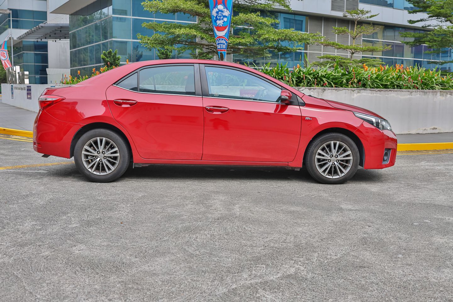 toyota-corolla-altis-16a-classic-coe-till-052035-car-choice-singapore