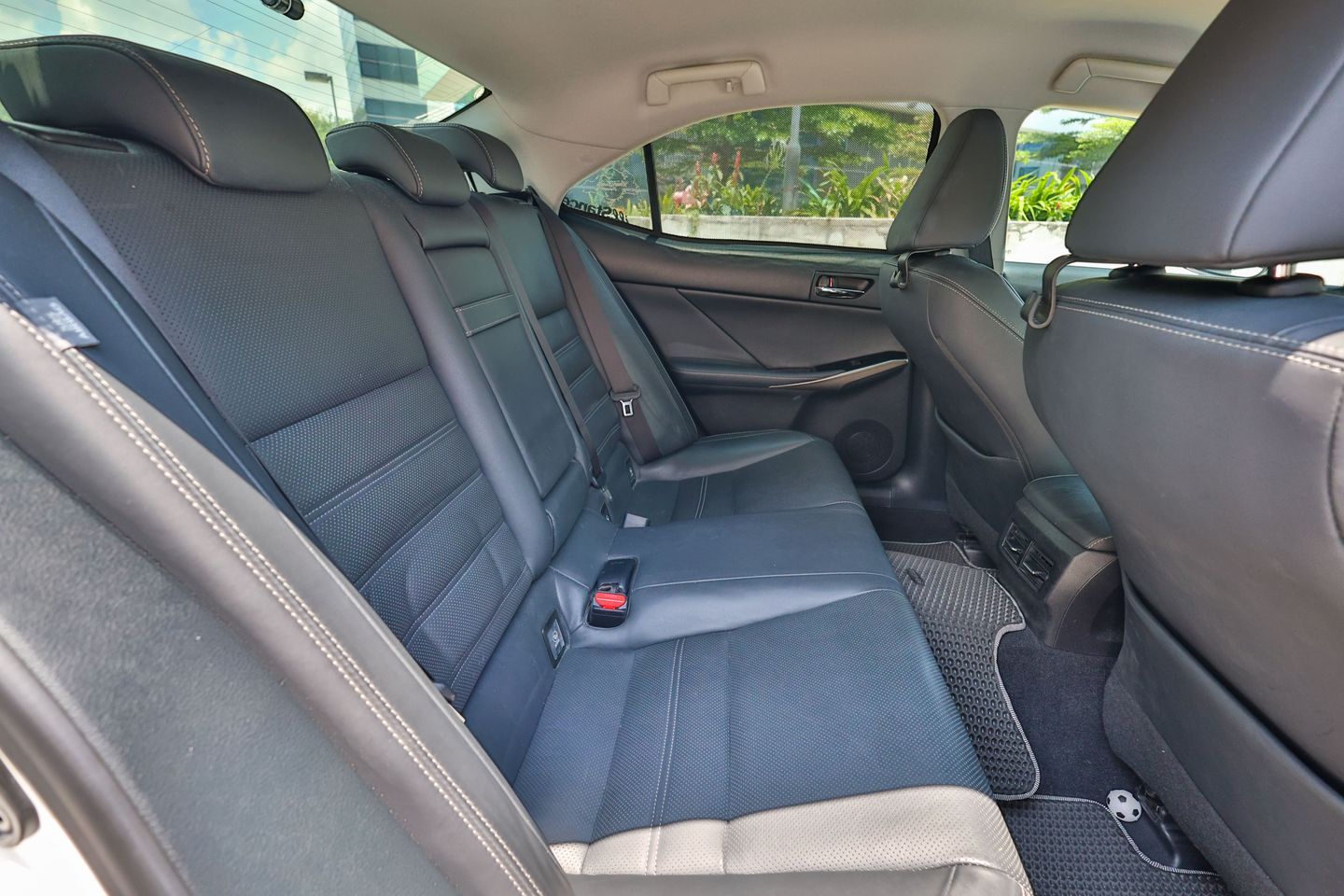 lexus-is-turbo-is200t-executive-new-10-yr-coe-car-choice-singapore