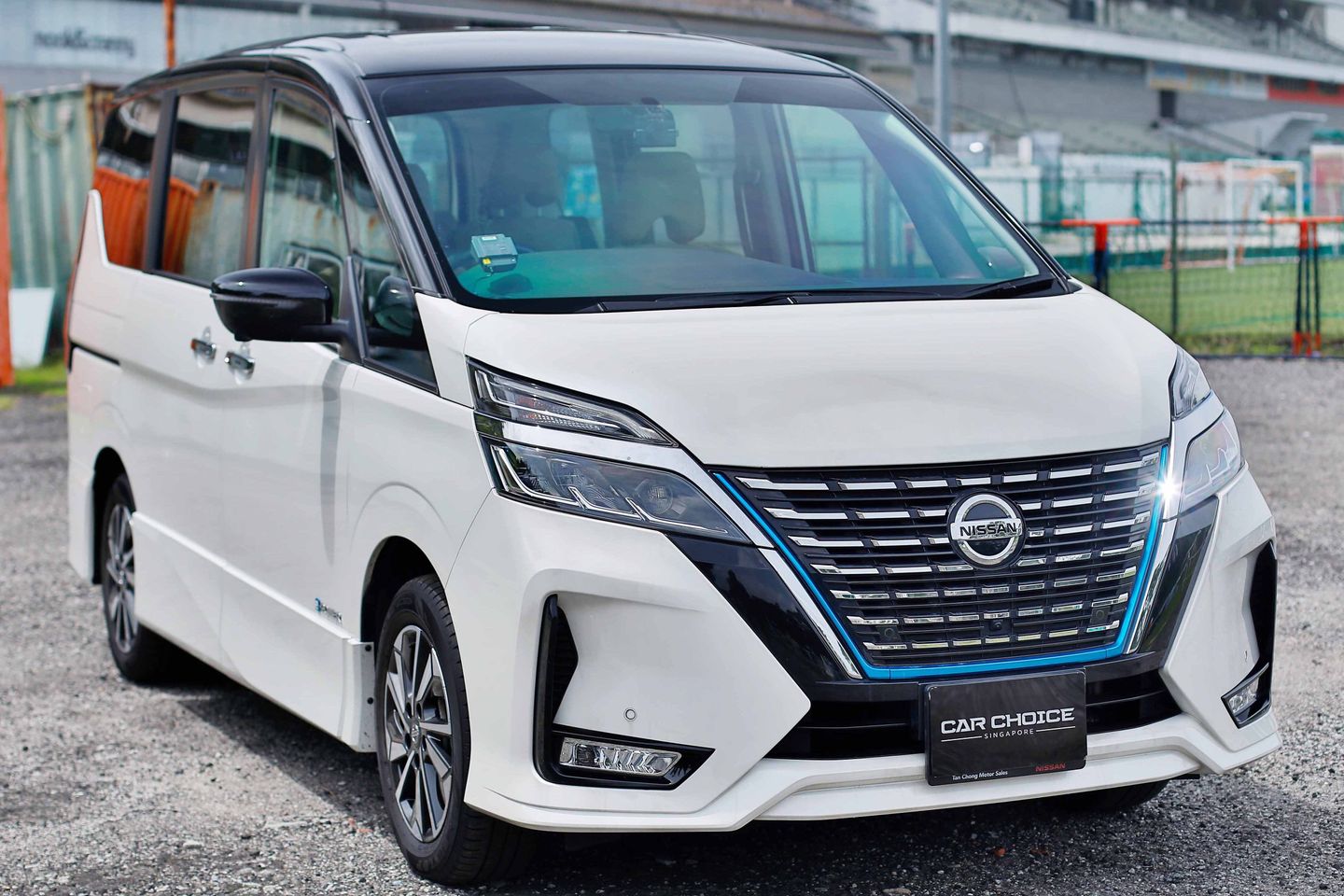 Nissan Serena 07.2016 - 07.2019 10 Минивэн 1.2 e-Power Highway Star V