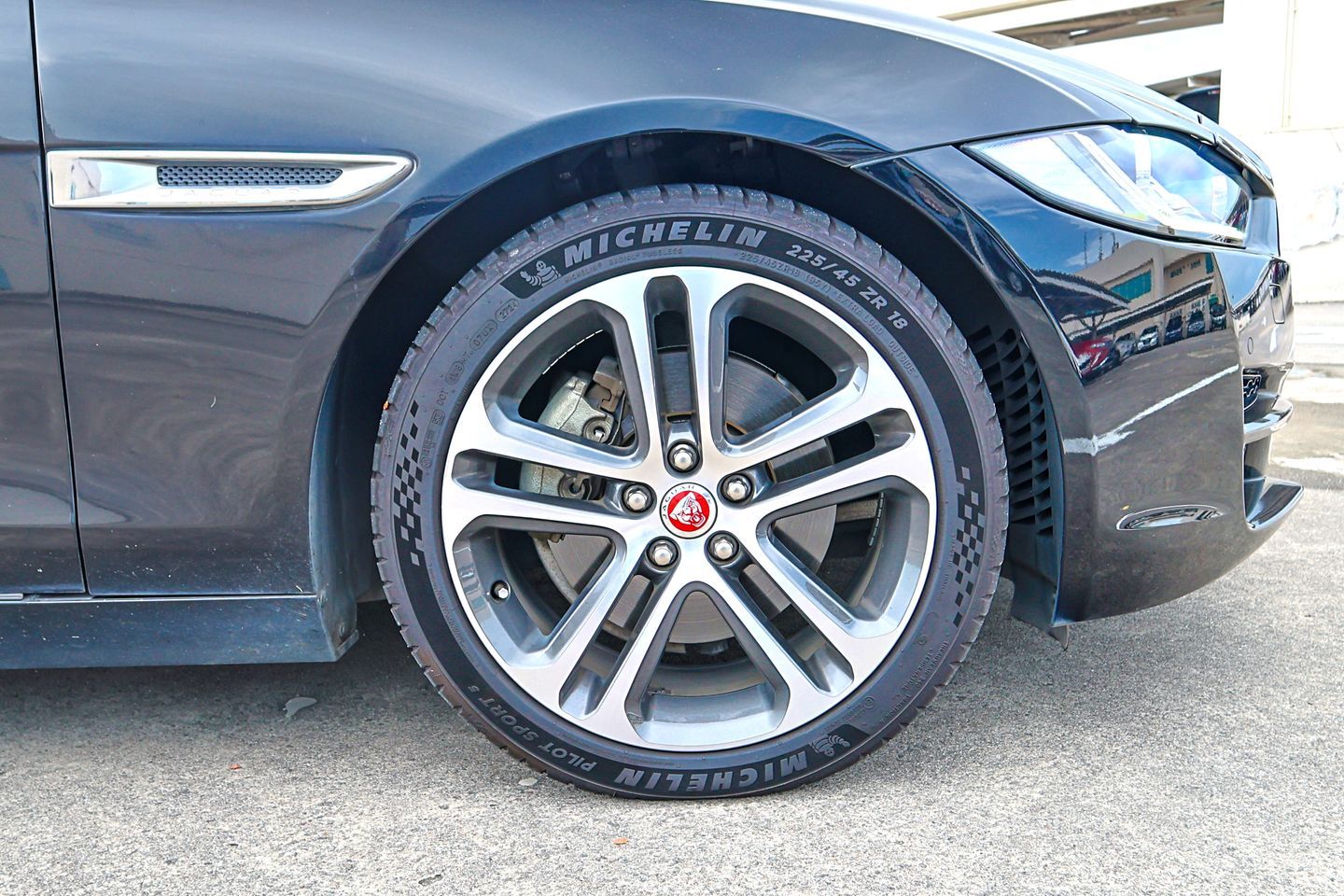 jaguar-xe-diesel-20a-prestige-car-choice-singapore