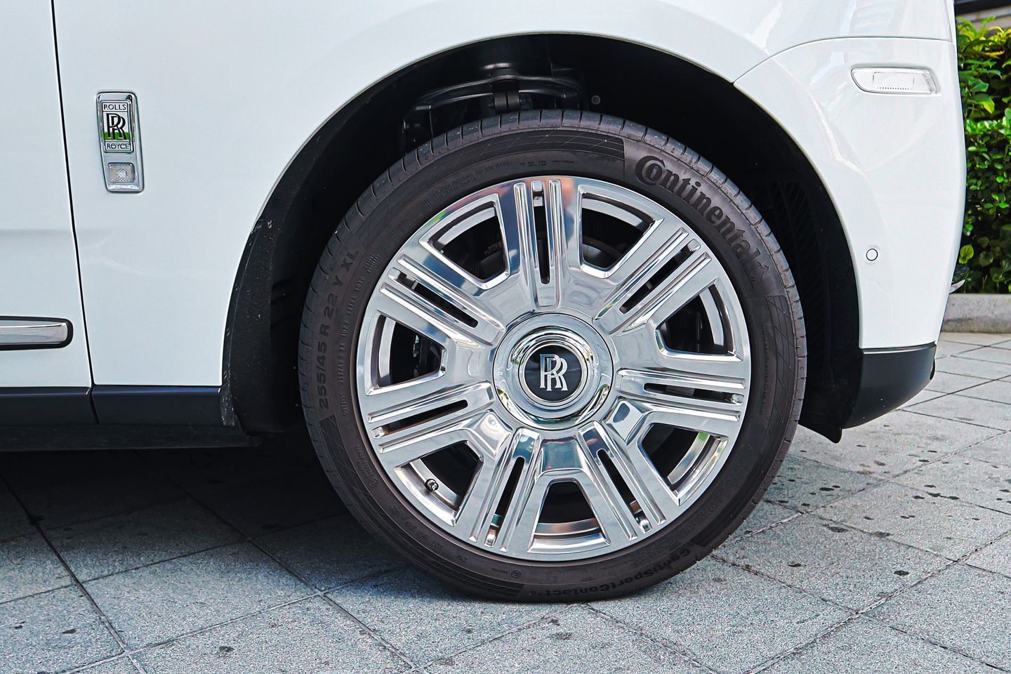 rolls-royce-cullinan-675a-car-choice-singapore