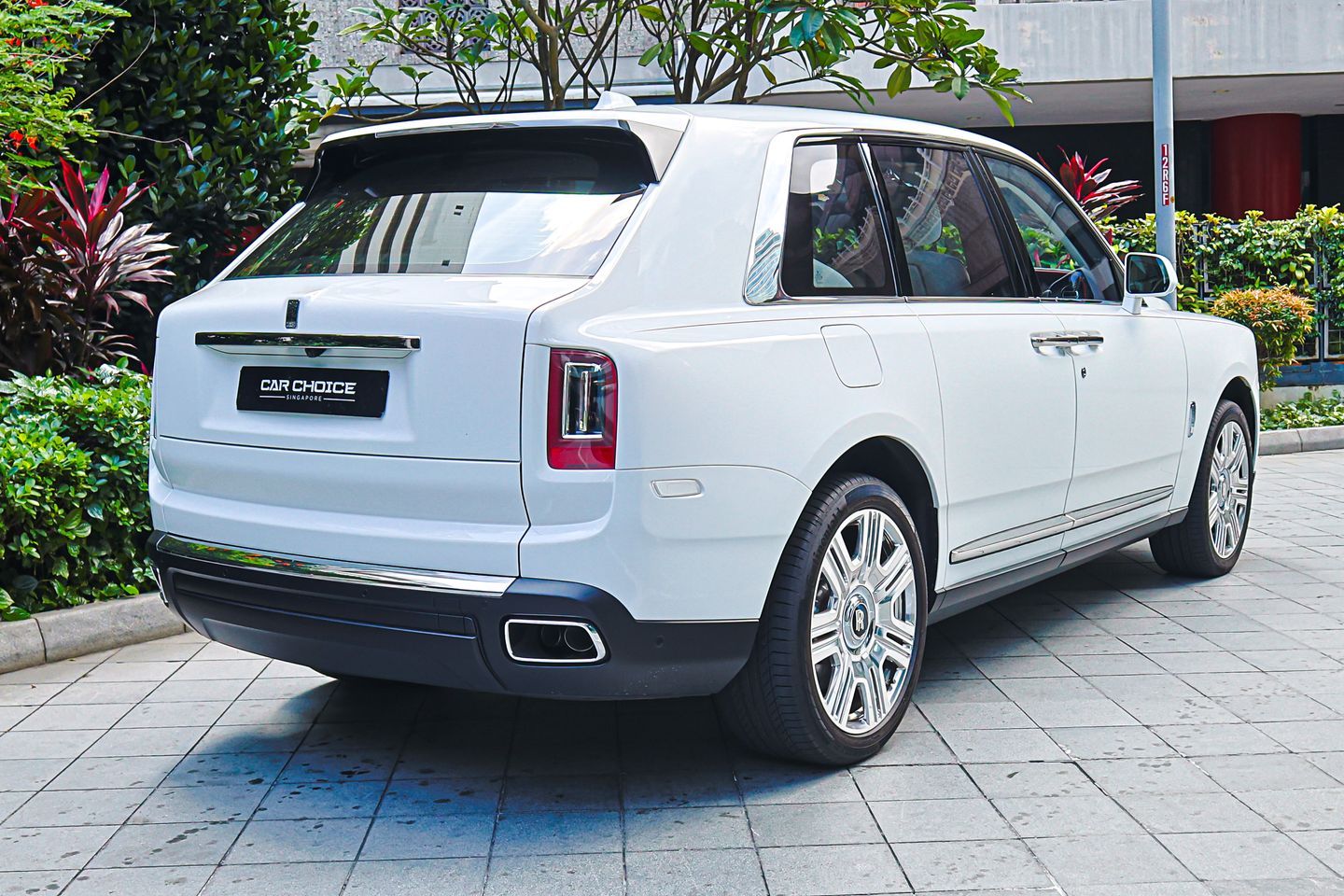 rolls-royce-cullinan-675a-car-choice-singapore