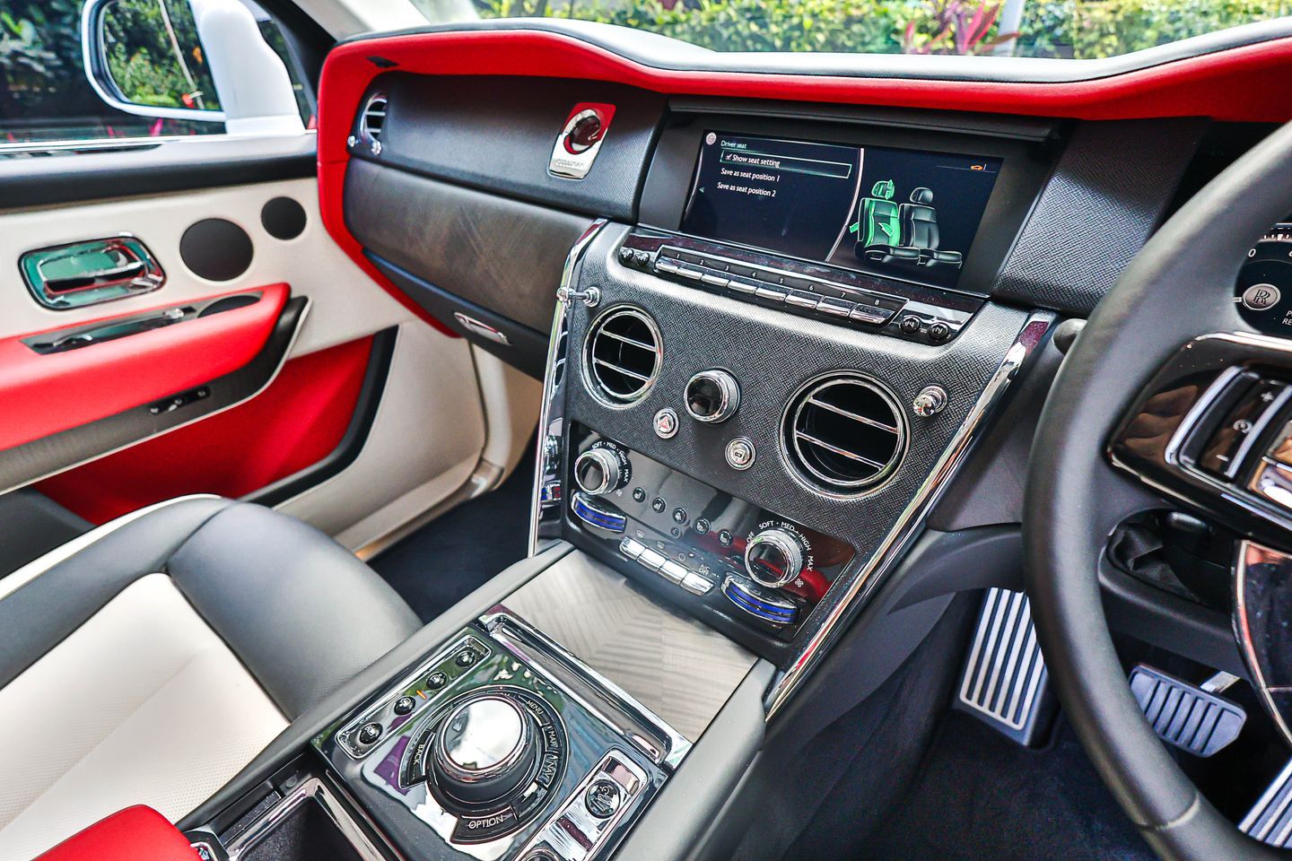 rolls-royce-cullinan-675a-car-choice-singapore