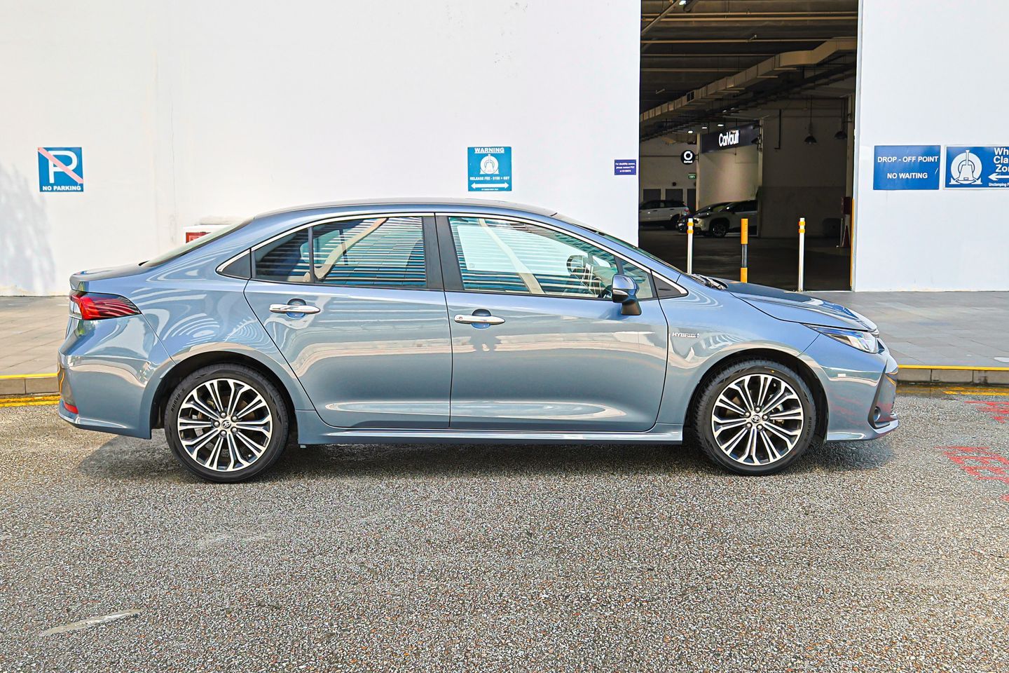 toyota-corolla-altis-hybrid-18a-elegance-car-choice-singapore