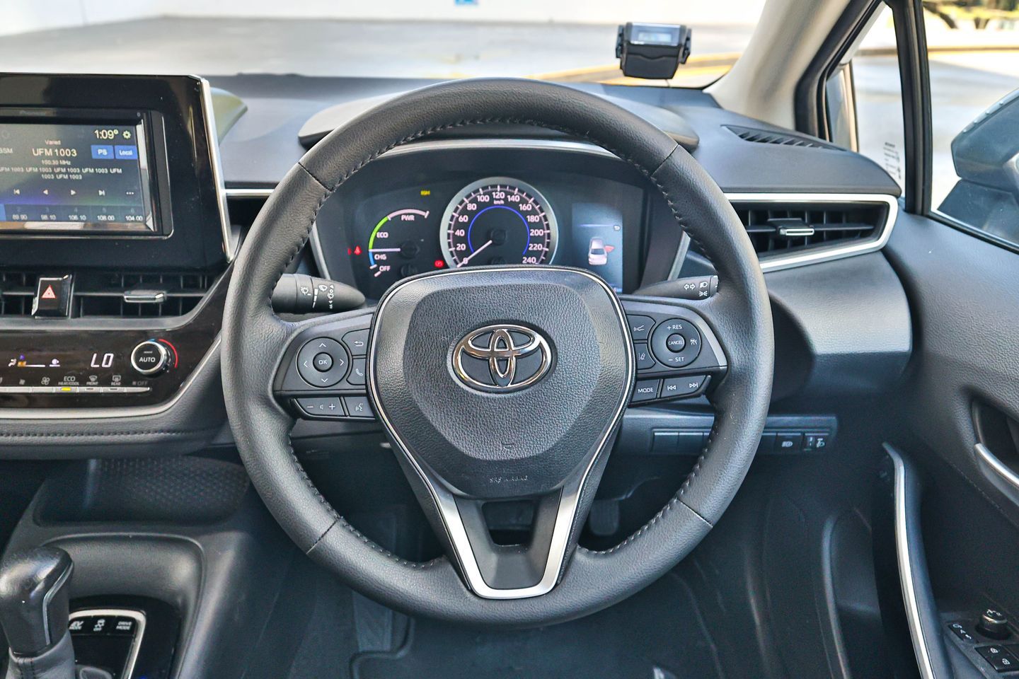 toyota-corolla-altis-hybrid-18a-elegance-car-choice-singapore