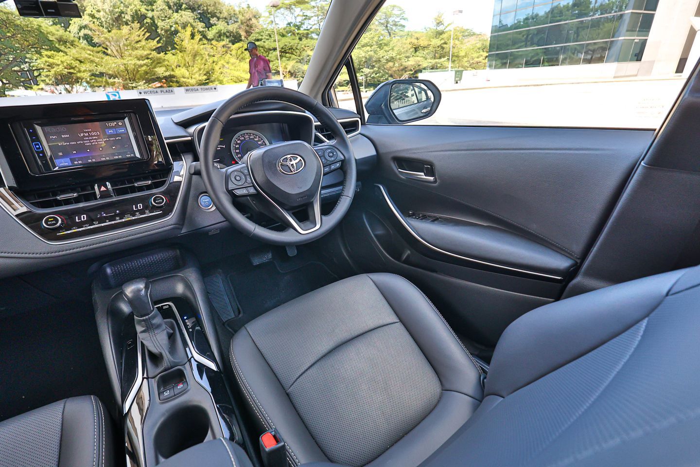 toyota-corolla-altis-hybrid-18a-elegance-car-choice-singapore