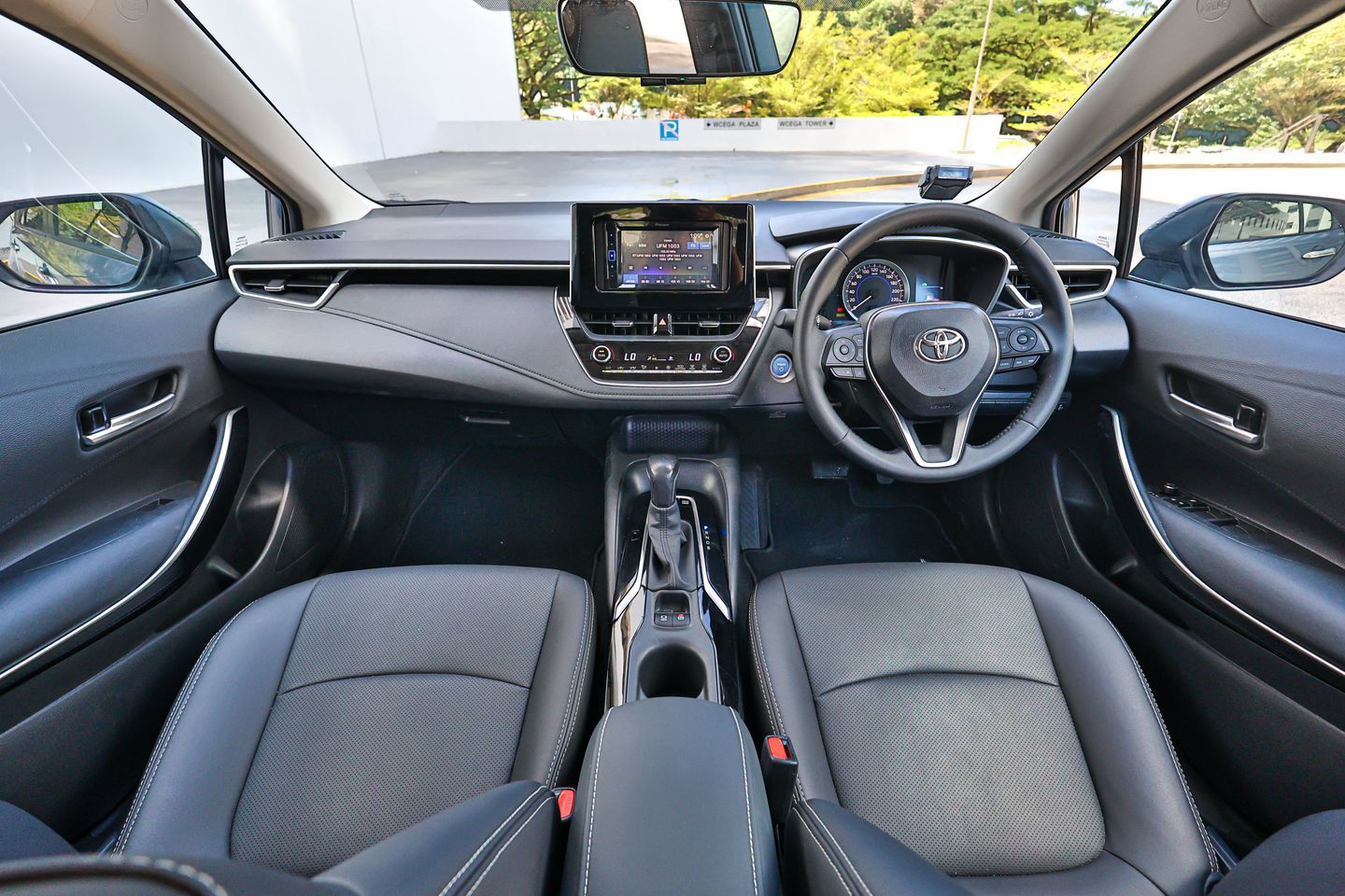 toyota-corolla-altis-hybrid-18a-elegance-car-choice-singapore