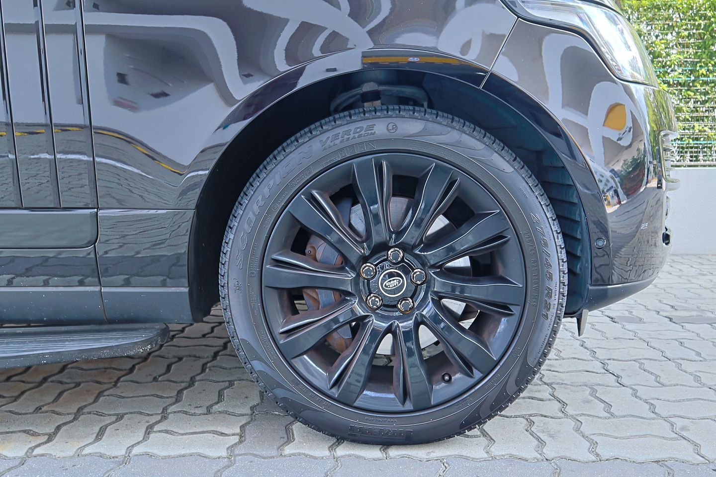 land-rover-range-rover-50a-vogue-supercharged-coe-till-062032-car-choice-singapore