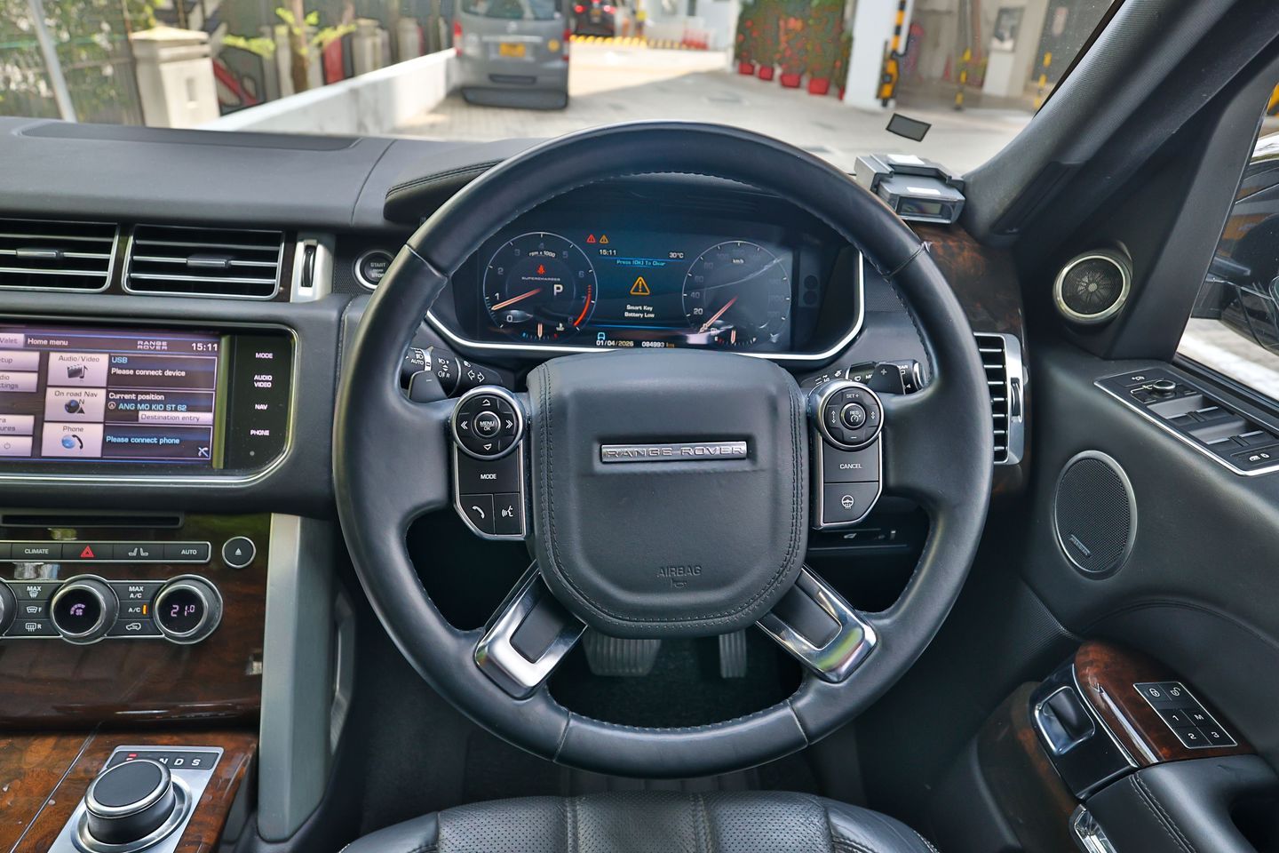 land-rover-range-rover-50a-vogue-supercharged-coe-till-062032-car-choice-singapore