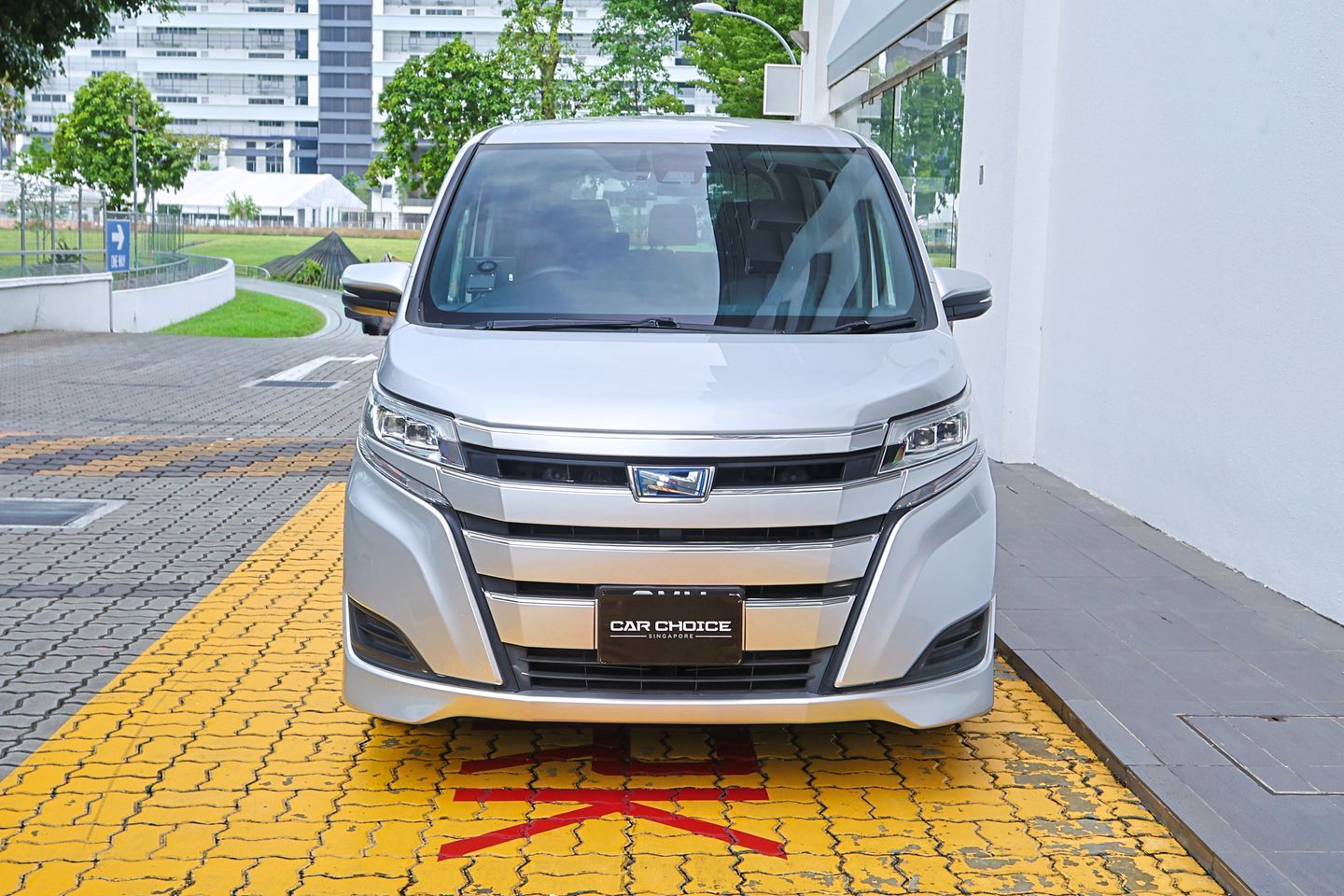 toyota-noah-hybrid-18a-x-car-choice-singapore