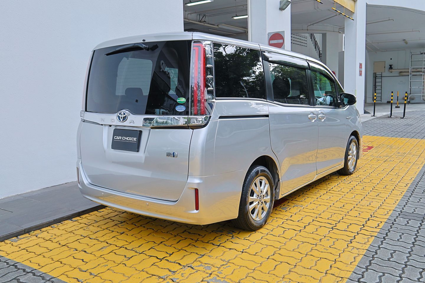 toyota-noah-hybrid-18a-x-car-choice-singapore