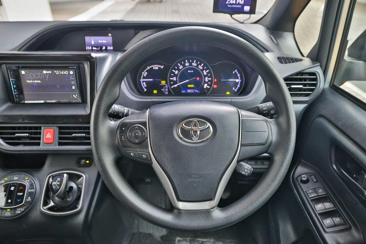 toyota-noah-hybrid-18a-x-car-choice-singapore
