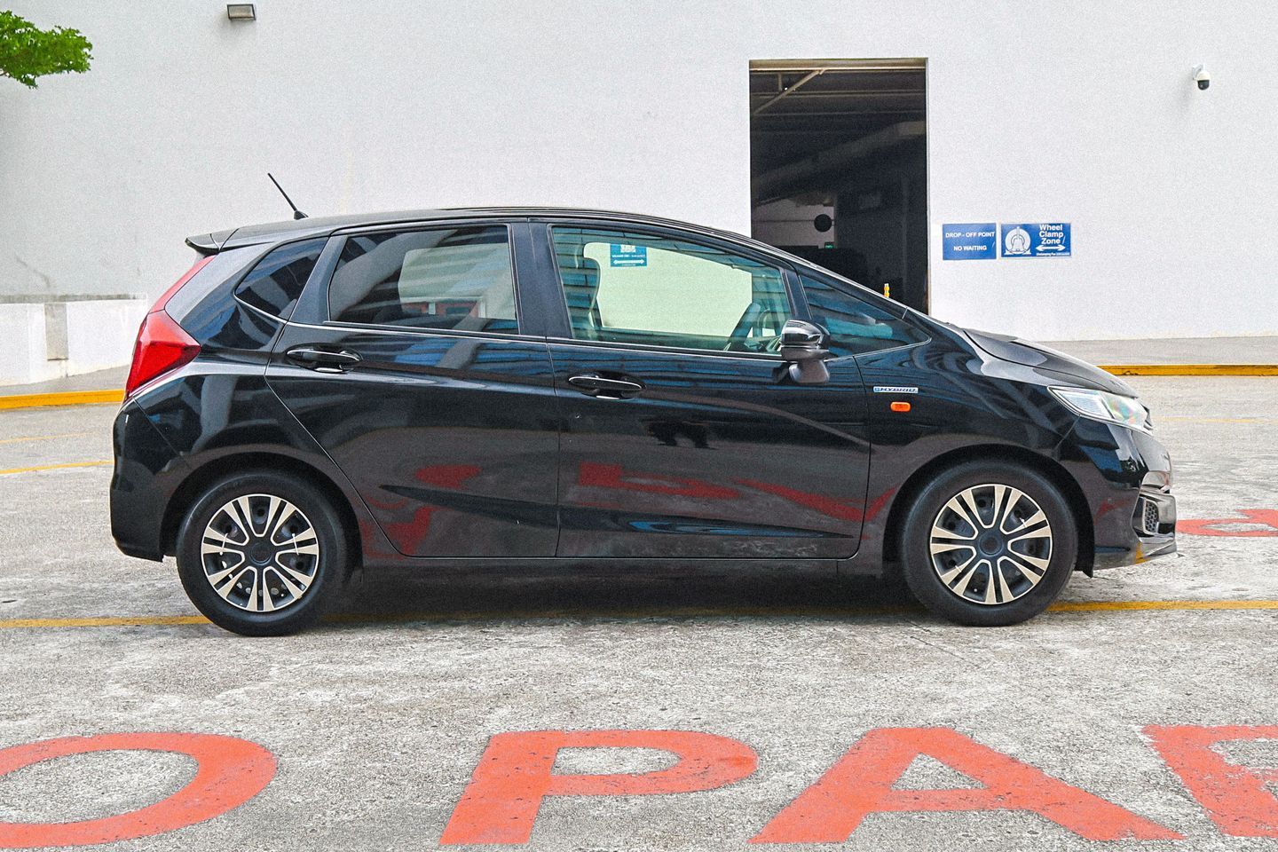 honda-fit-hybrid-15a-car-choice-singapore