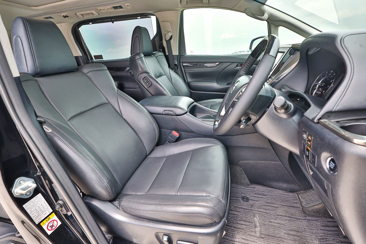 toyota-vellfire-25a-elegance-moonroof-car-choice-singapore