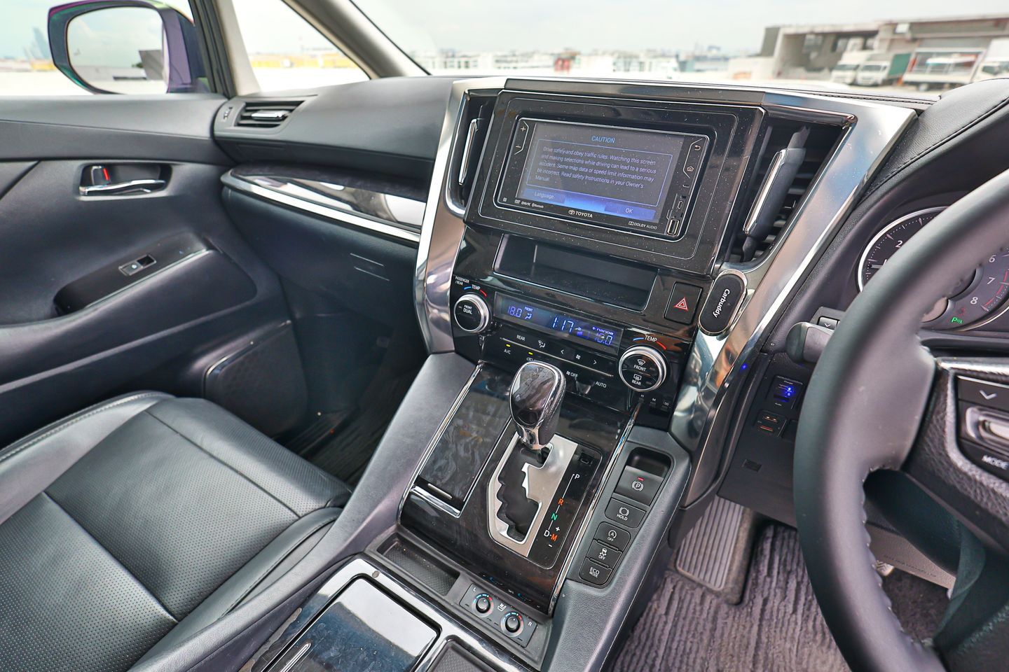 toyota-vellfire-25a-elegance-moonroof-car-choice-singapore
