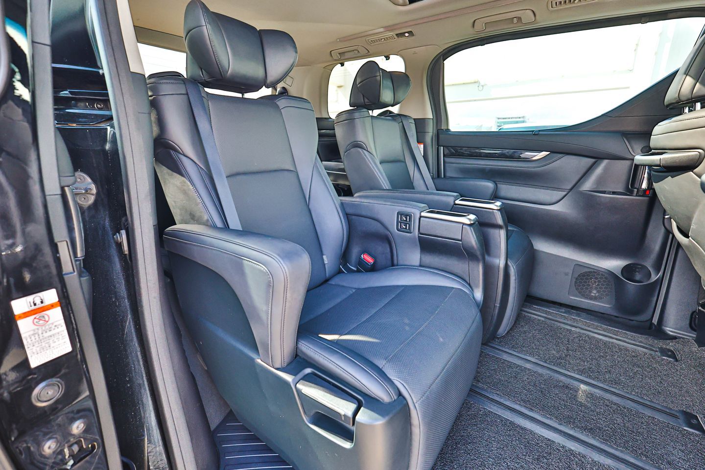 toyota-alphard-25a-s-c-package-moonroof-car-choice-singapore