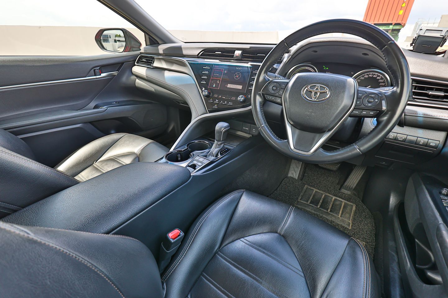 toyota-camry-hybrid-25a-ascent-car-choice-singapore