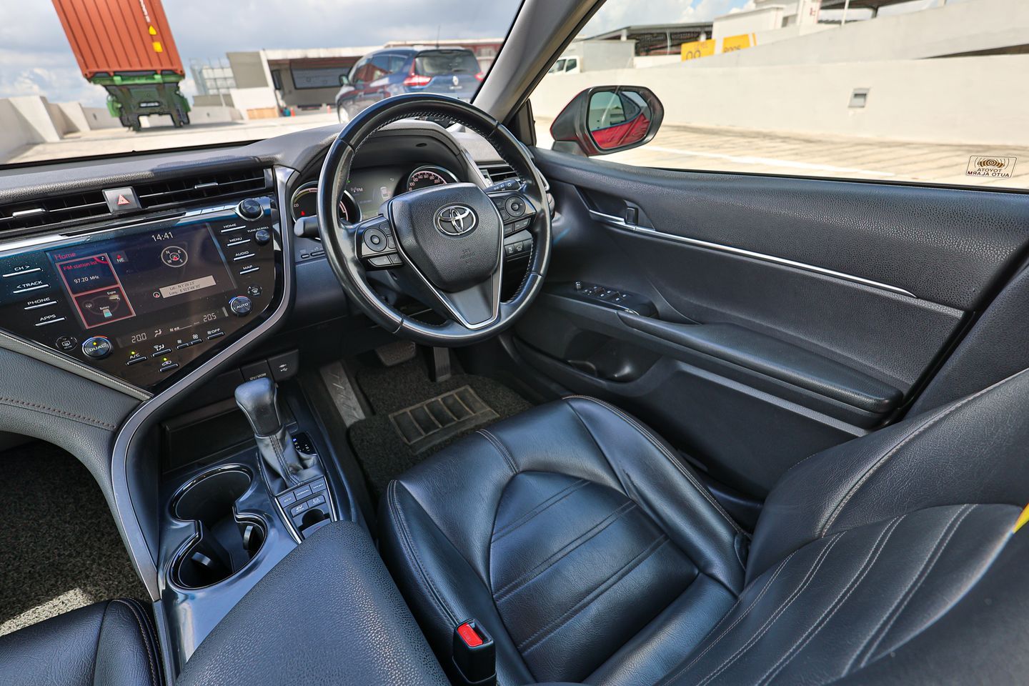 toyota-camry-hybrid-25a-ascent-car-choice-singapore