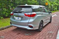 honda-shuttle-hybrid-15a-car-choice-singapore