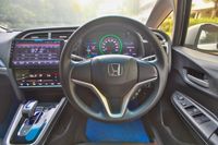 honda-shuttle-hybrid-15a-car-choice-singapore