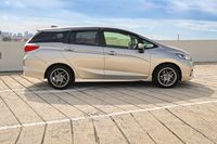 honda-shuttle-hybrid-15a-car-choice-singapore