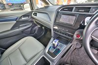 honda-shuttle-hybrid-15a-car-choice-singapore