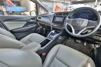 honda-shuttle-hybrid-15a-car-choice-singapore