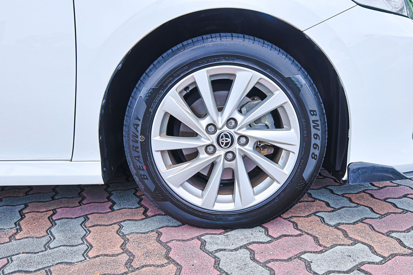 toyota-camry-hybrid-25a-ascent-car-choice-singapore