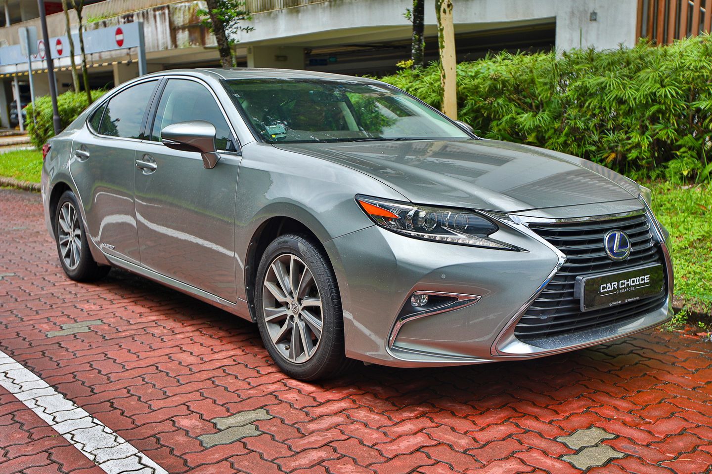 lexus-es-hybrid-es300h-luxury-sunroof-car-choice-singapore