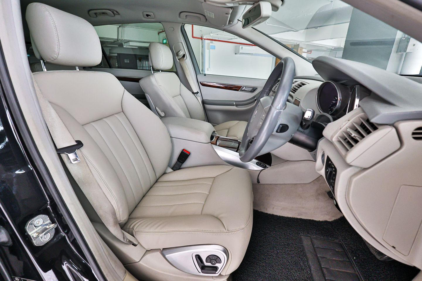 mercedes-benz-r-class-r350l-coe-till-102028-car-choice-singapore