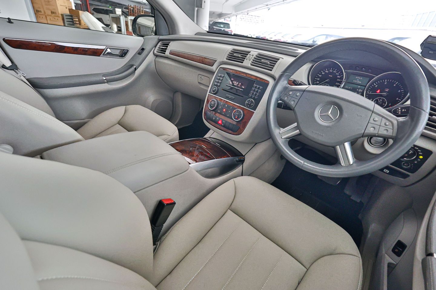 mercedes-benz-r-class-r350l-coe-till-102028-car-choice-singapore