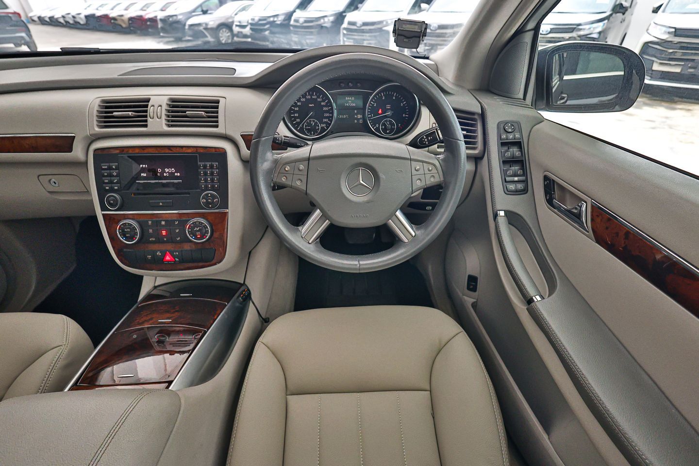 mercedes-benz-r-class-r350l-coe-till-102028-car-choice-singapore