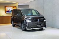 toyota-voxy-hybrid-18a-s-g-car-choice-singapore