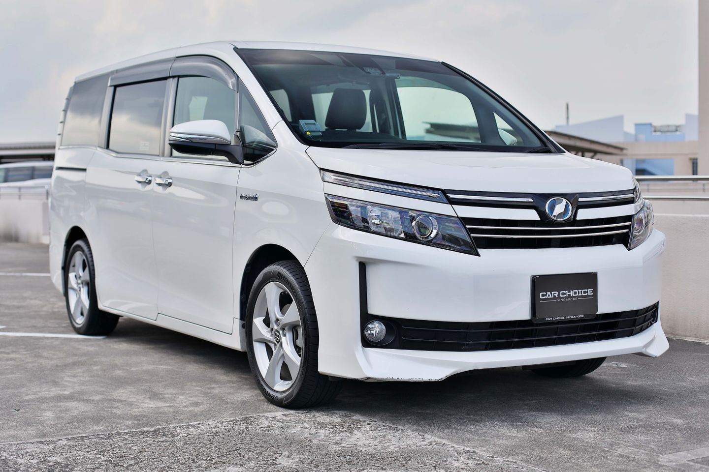 Certified Pre-Owned Toyota Voxy Hybrid 1.8 V | Car Choice Singapore